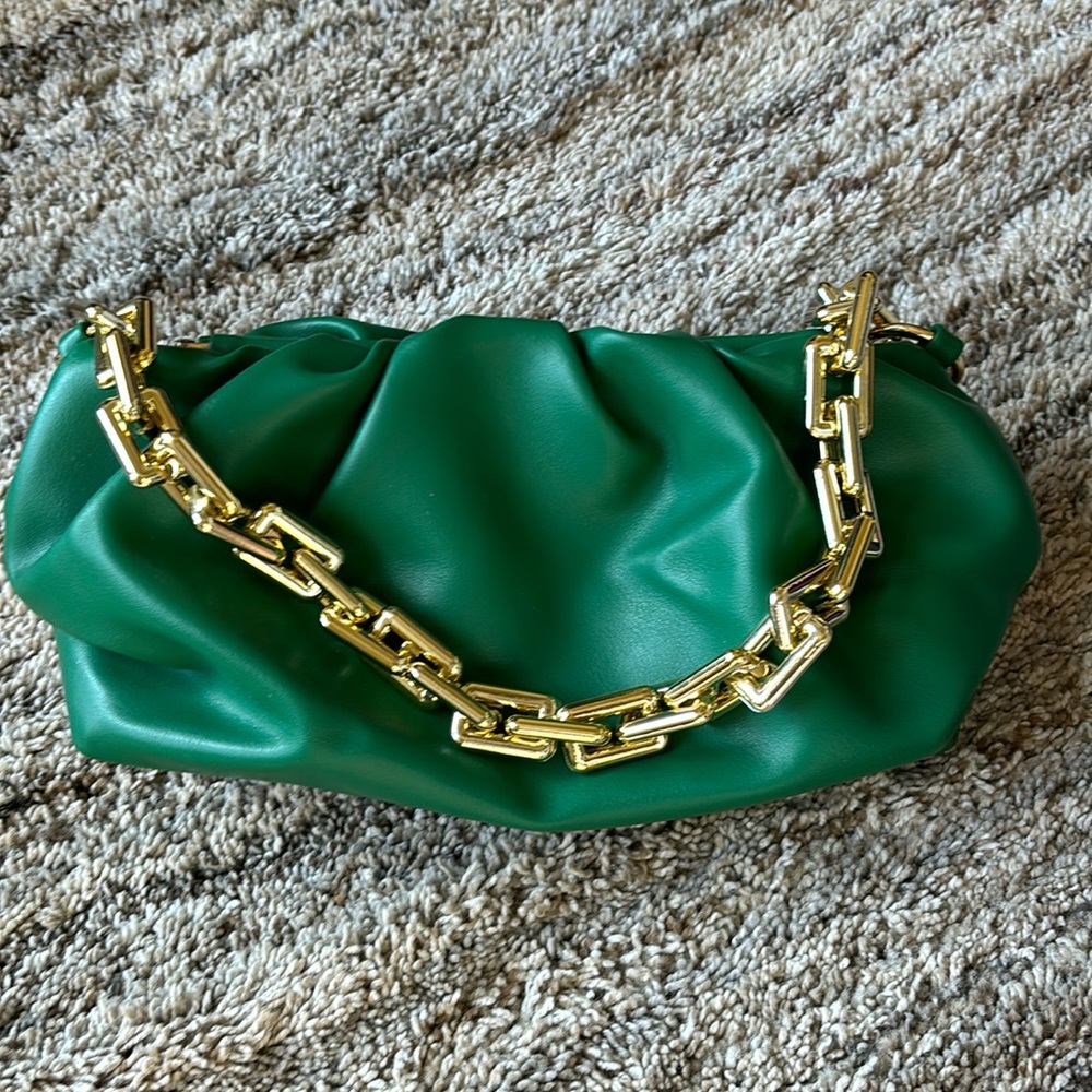 Green clutch